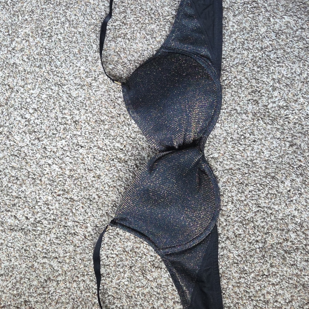 Adore Me Black And Gold Lined Bra 34d
